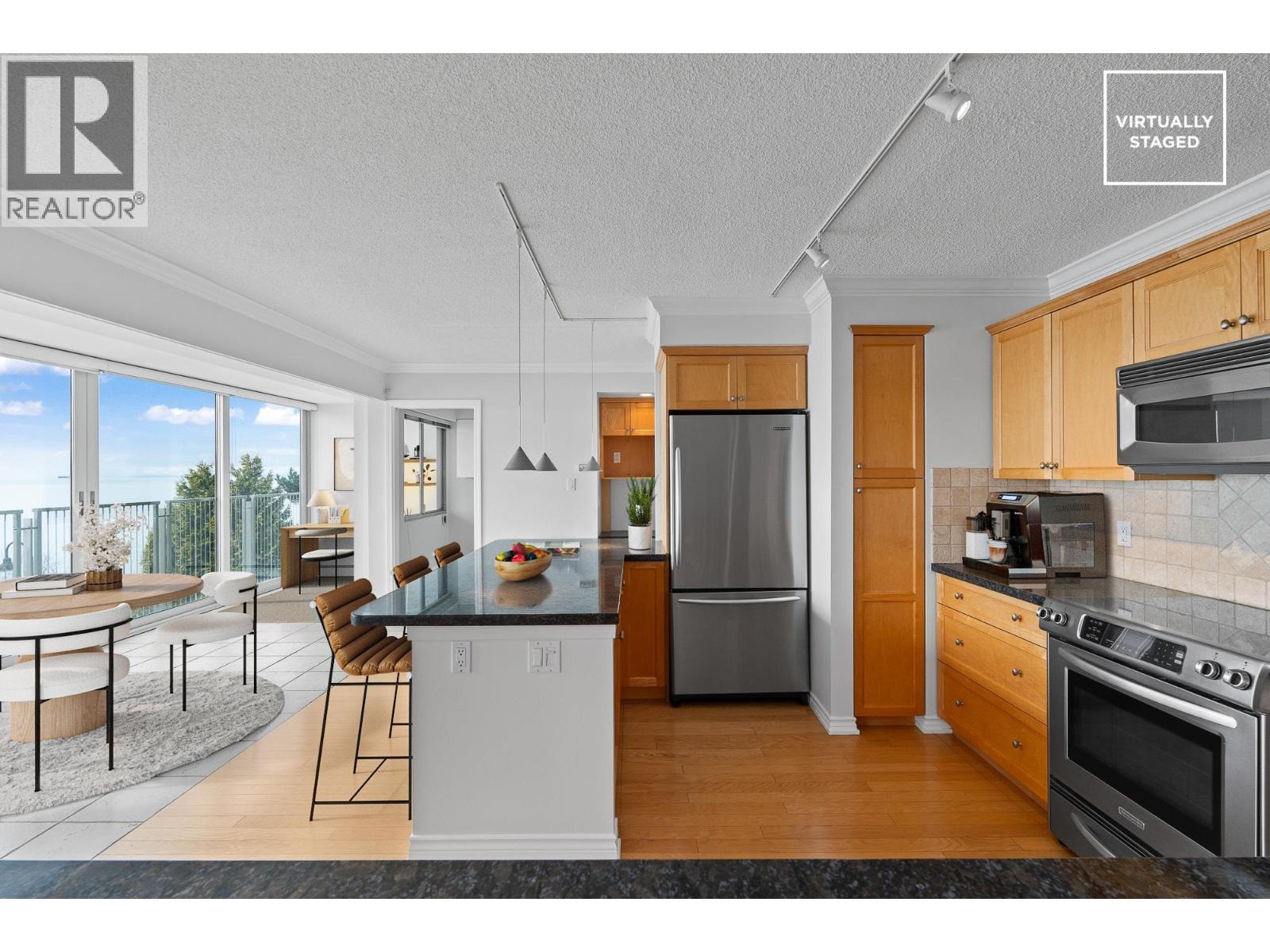 203 150 24TH STREET, West Vancouver