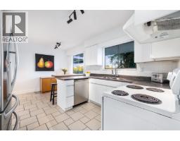 1152 W 17th Street, North Vancouver, BC V7P1W2 Photo 14