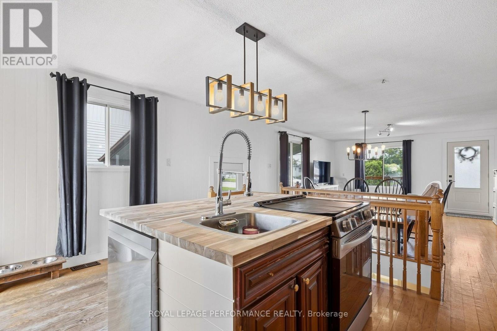 493 CATHERINE STREET - 10
