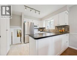 2pc Bathroom - 21 Colebrook Court, Kitchener, ON N2E1Y8 Photo 11