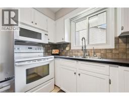 Kitchen - 21 Colebrook Court, Kitchener, ON N2E1Y8 Photo 12