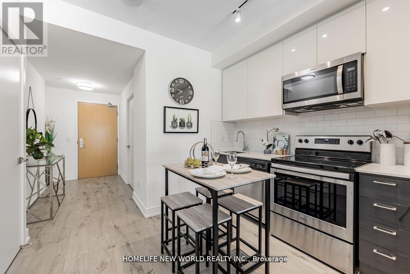Photo of 250 - 621 SHEPPARD AVENUE E