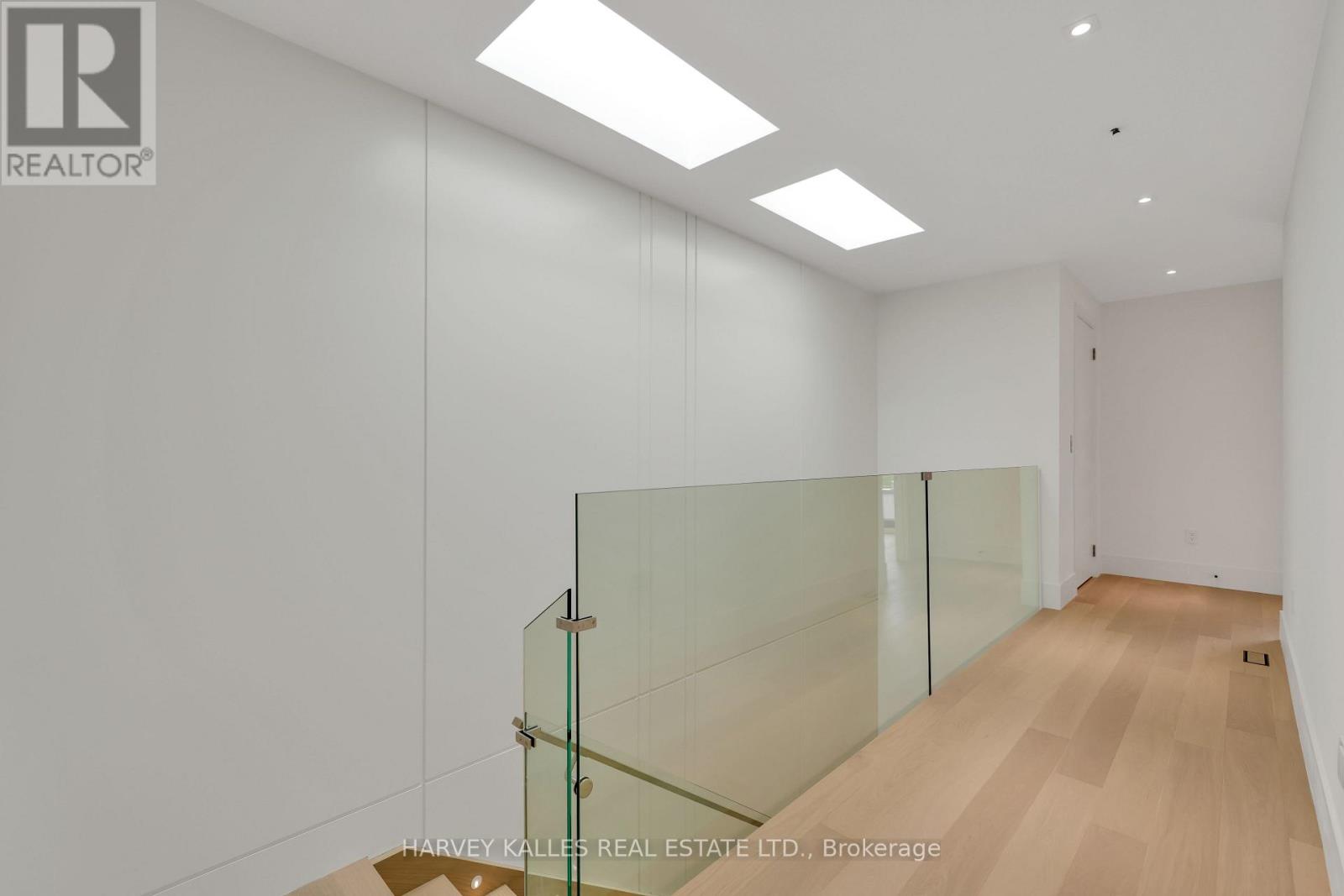 108 HEATH STREET W - Image 42