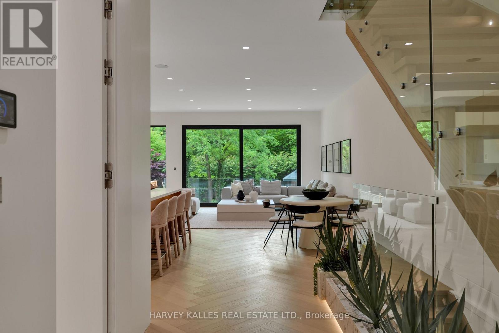 108 HEATH STREET W - 8