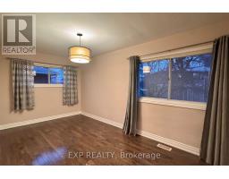 69 Hollyhedge Drive, Toronto, ON M1J1X4 Photo 7
