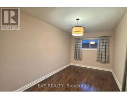 69 Hollyhedge Drive, Toronto, ON M1J1X4 Photo 8