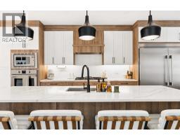 4pc Bathroom - 515 18 Street Nw, Calgary, AB T2N2G6 Photo 11