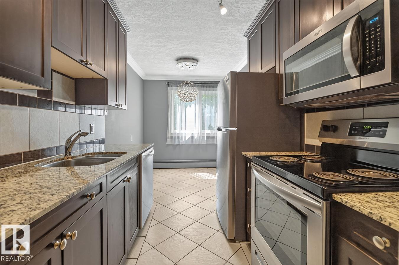 #402 10625 83 AV NW - 2