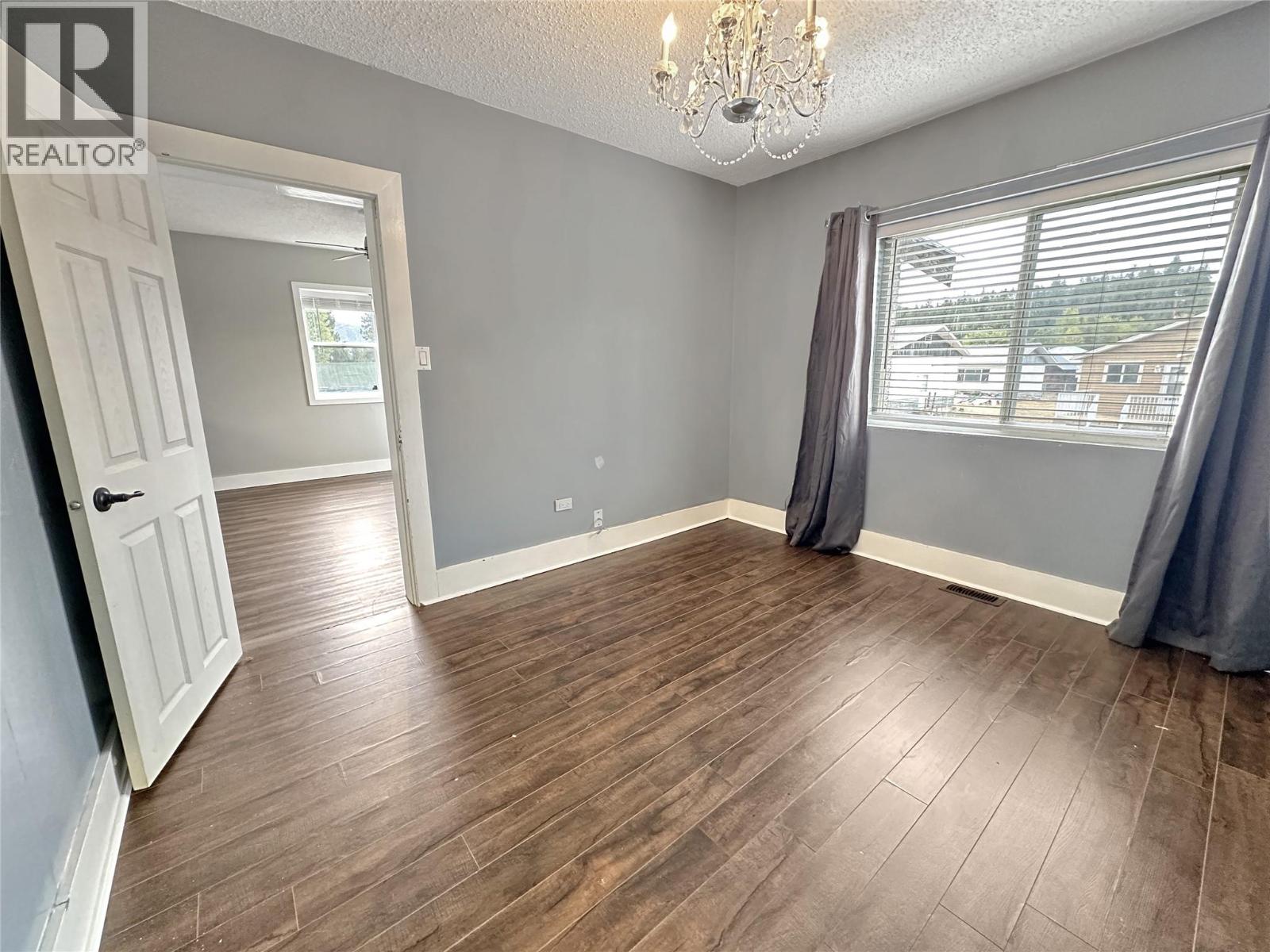 569 Auburn Crescent - Image 6