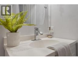 505 930 Yates St, Victoria, BC V8V4Z3 Photo 13