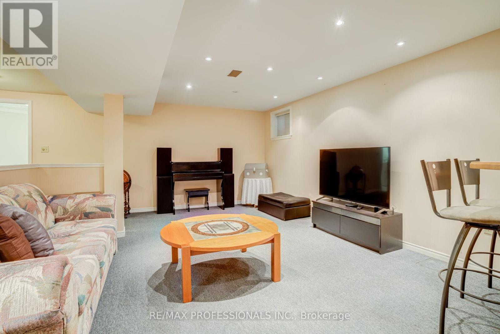 4357 POLTAVA CRESCENT - 39