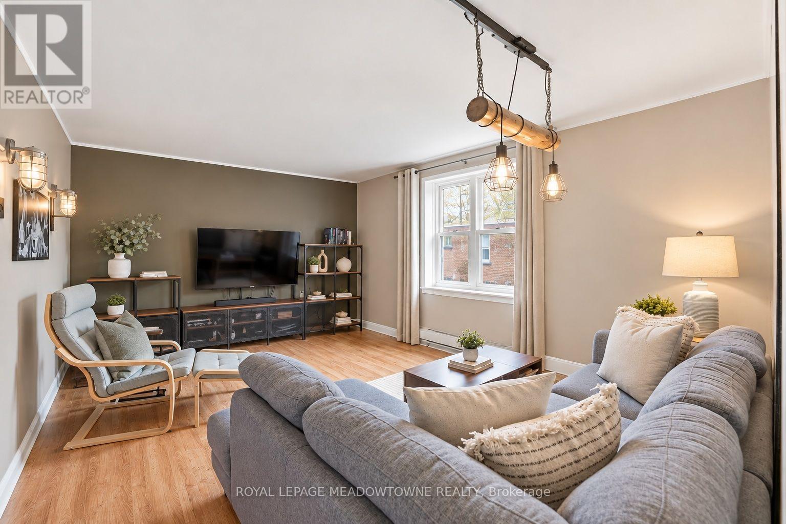 #15 1351 LAKESHORE ROAD - 11