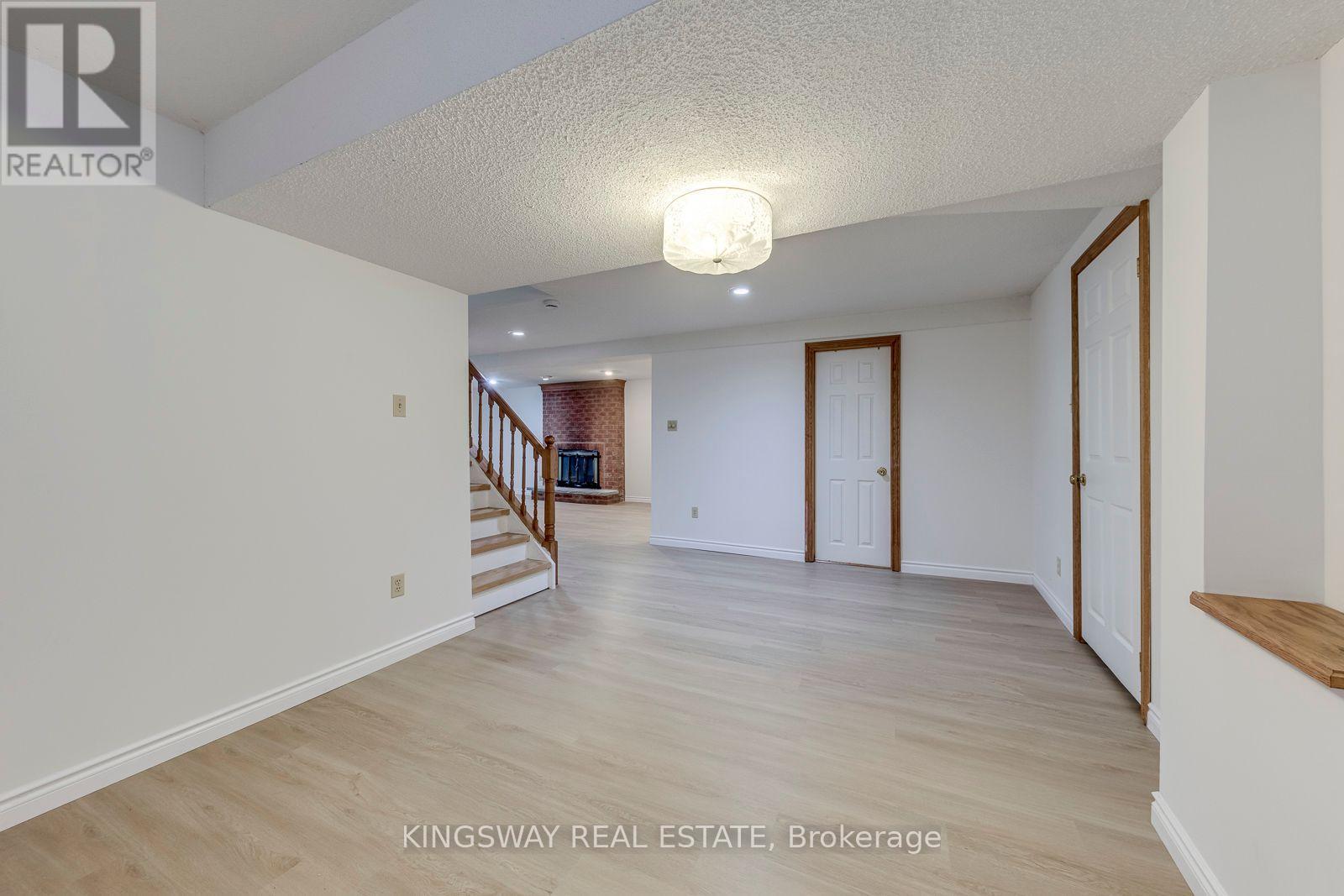 3603 KELSO CRESCENT - 32