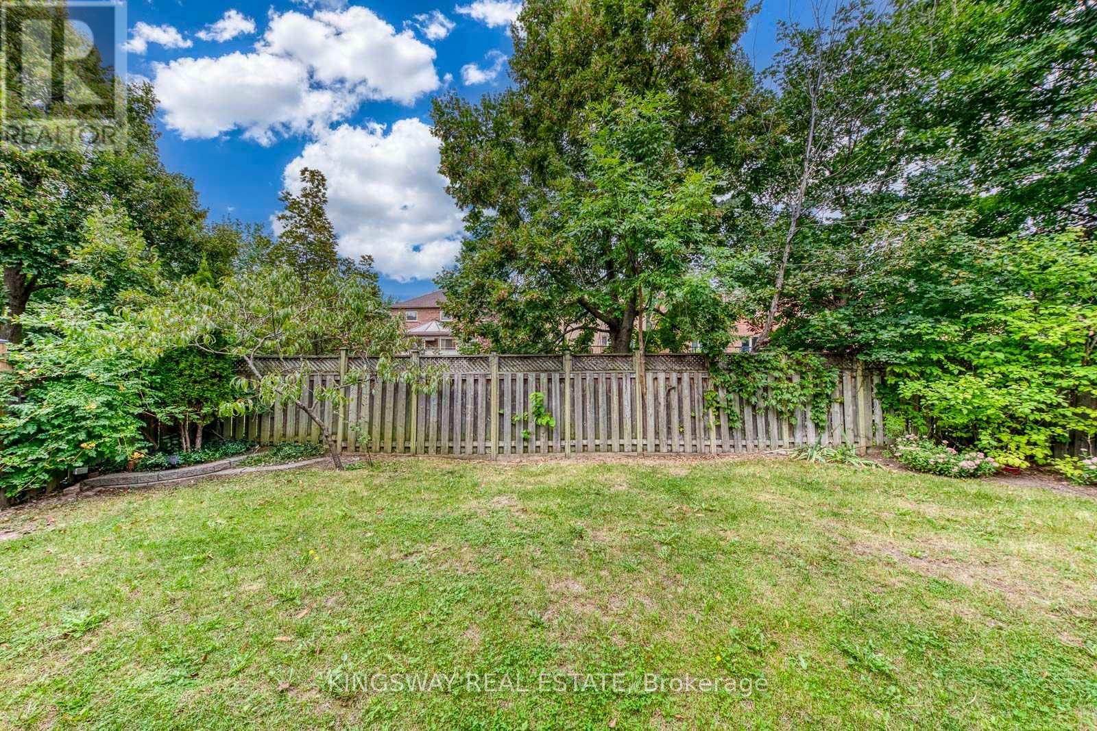 3603 KELSO CRESCENT - 40