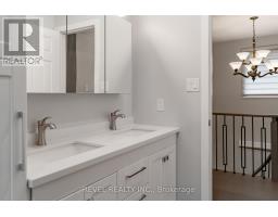 95 Cinrickbar Drive, Toronto, ON M9W6W7 Photo 26