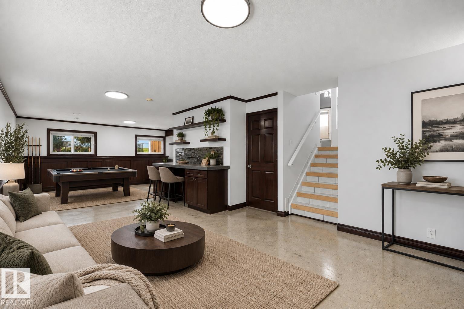 4639 10 AV NW - 11