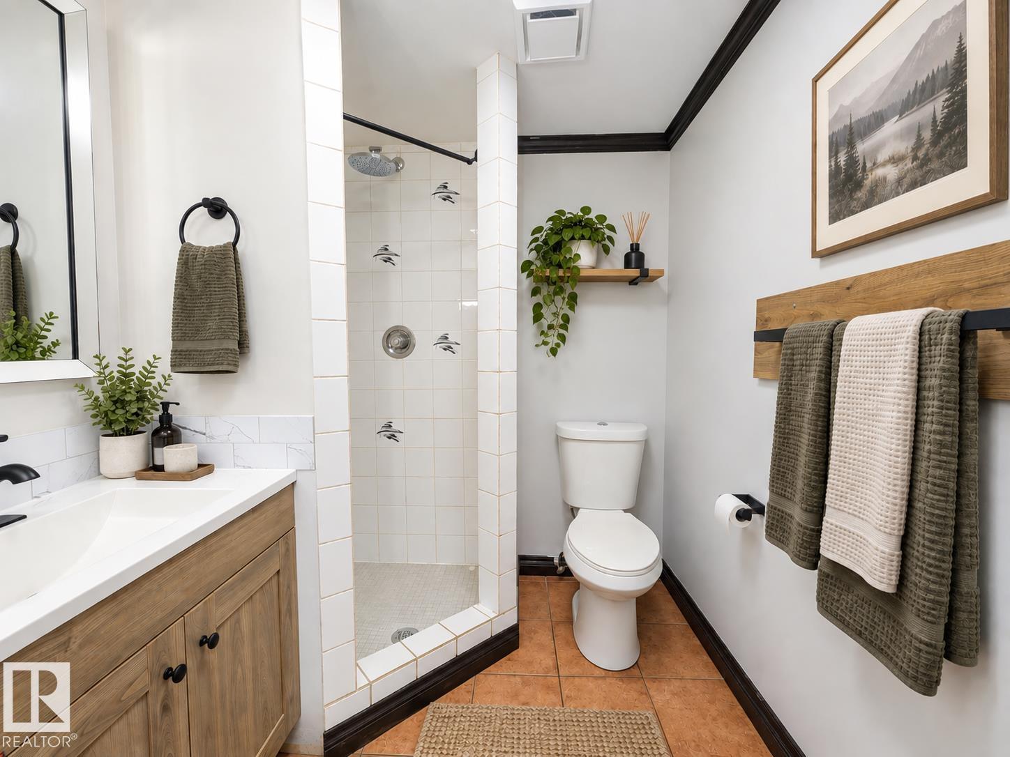 4639 10 AV NW - 12