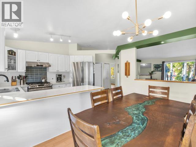 22 GARNET CRESCENT - 12