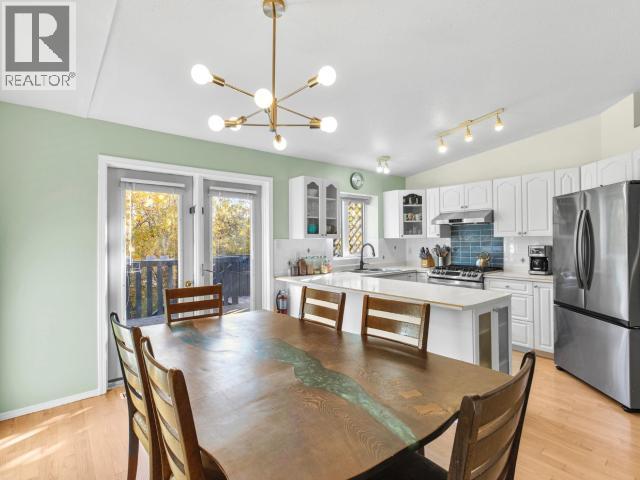 22 GARNET CRESCENT - 9