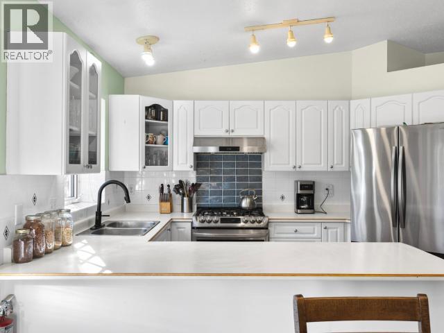 22 GARNET CRESCENT - 13