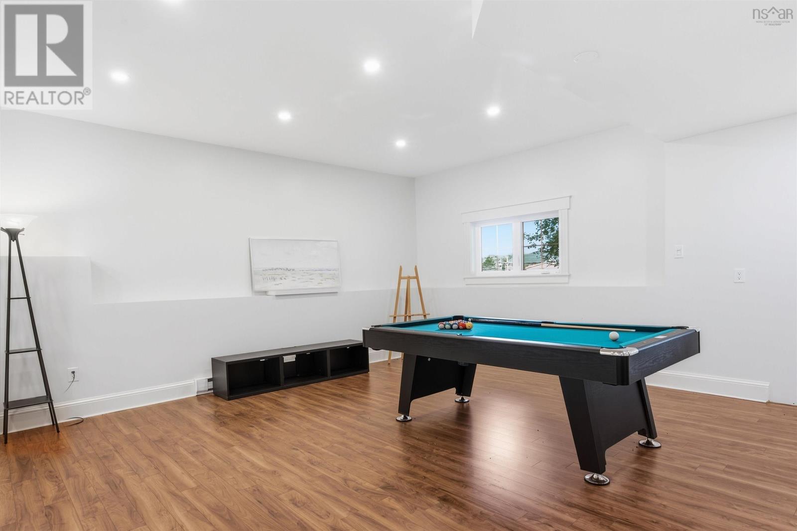 11 Laurentian Drive - Image 29