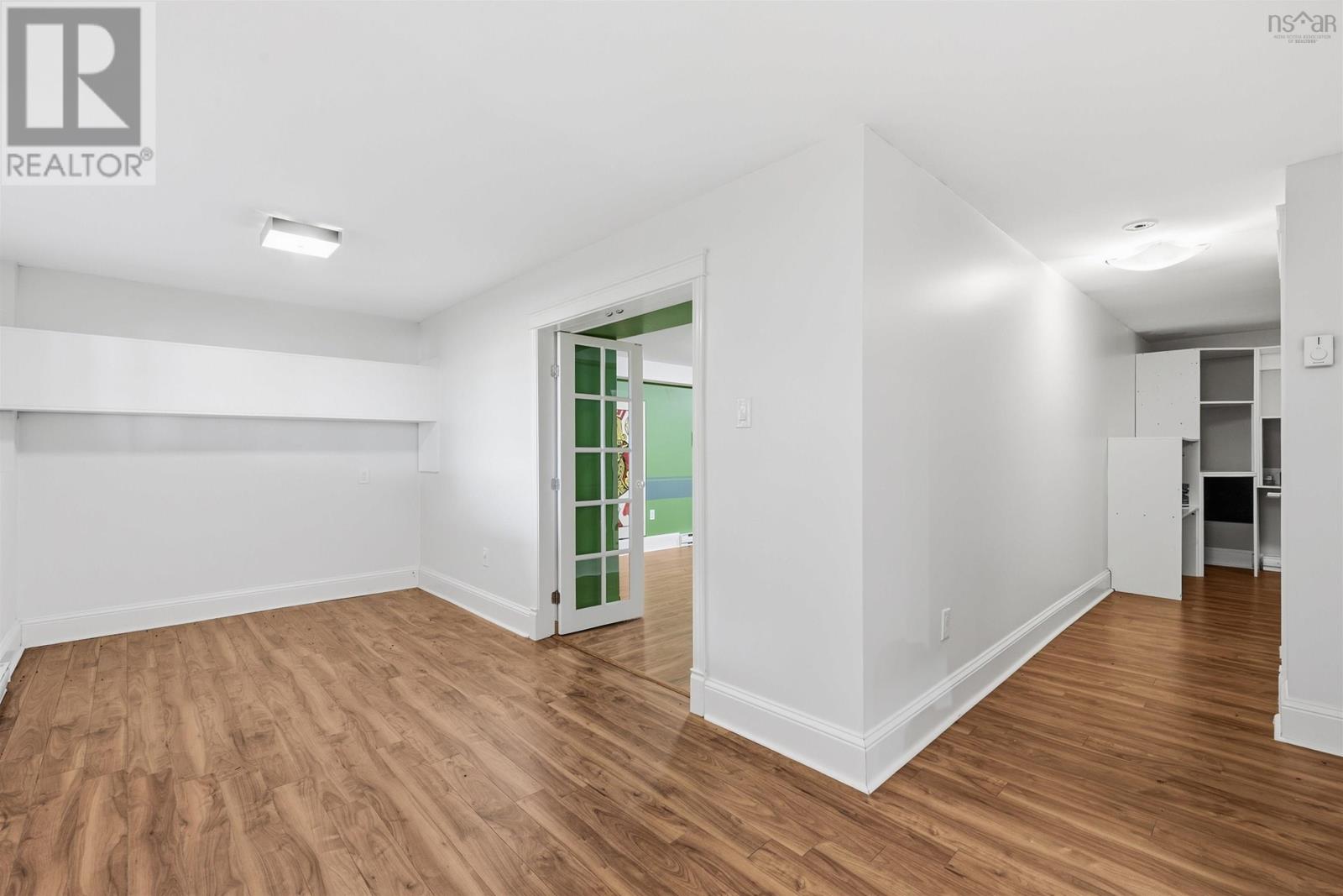 11 Laurentian Drive - Image 36