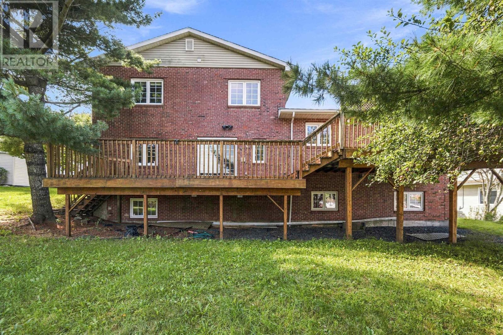 11 Laurentian Drive - Image 43