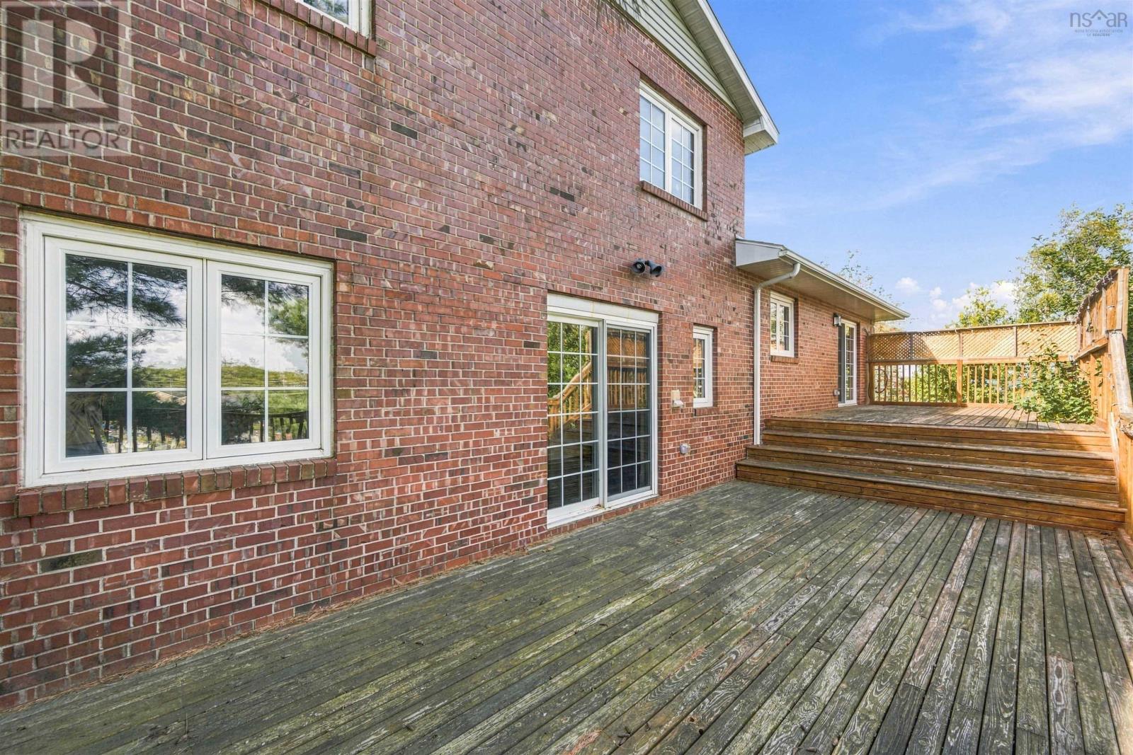 11 Laurentian Drive - 44