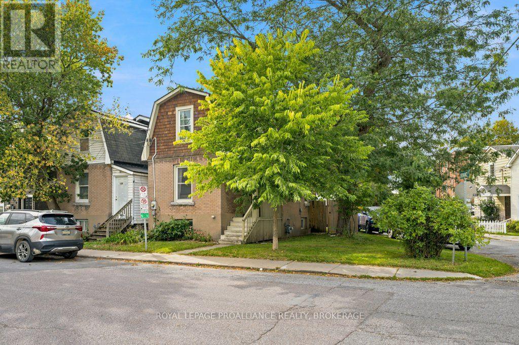 384 BARRIE STREET, Kingston (East of Sir John A. Blvd)