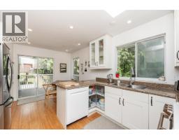 1221 Rochester Avenue, Coquitlam, BC V3K2X3 Photo 8