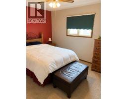 110 Howard Street, Halkirk, AB T0C1M0 Photo 14