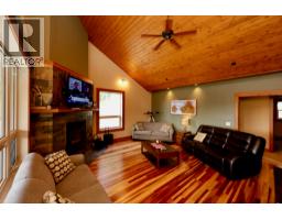 Kitchen - 4905 Castledale View Estates Road Road, Golden, BC V0A1L0 Photo 12