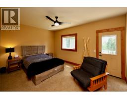 4905 Castledale View Estates Road Road, Golden, BC V0A1L0 Photo 17