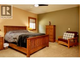 4905 Castledale View Estates Road Road, Golden, BC V0A1L0 Photo 16