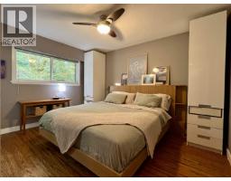 918 Baker Drive, Coquitlam, BC V3J6X2 Photo 10