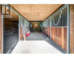 Full bathroom - 2961 Happy Valley Road, Rossland, BC V0G1Y0 Photo 9