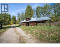 Living room - 2961 Happy Valley Road, Rossland, BC V0G1Y0 Photo 13