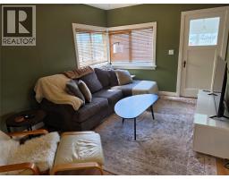Living room - 804 Eighth Street, Nelson, BC V1L3B1 Photo 7