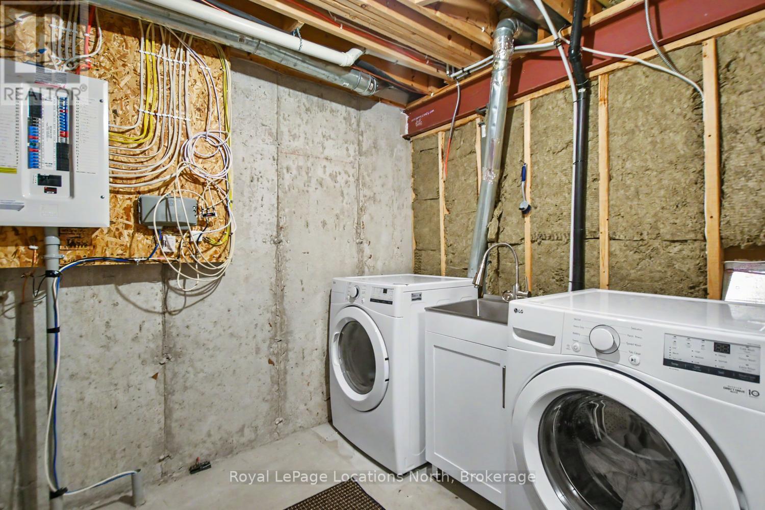 38 SILVER GLEN BOULEVARD - Image 37