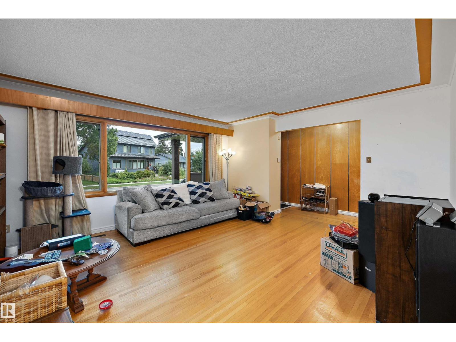 10621 60A AV NW - 4