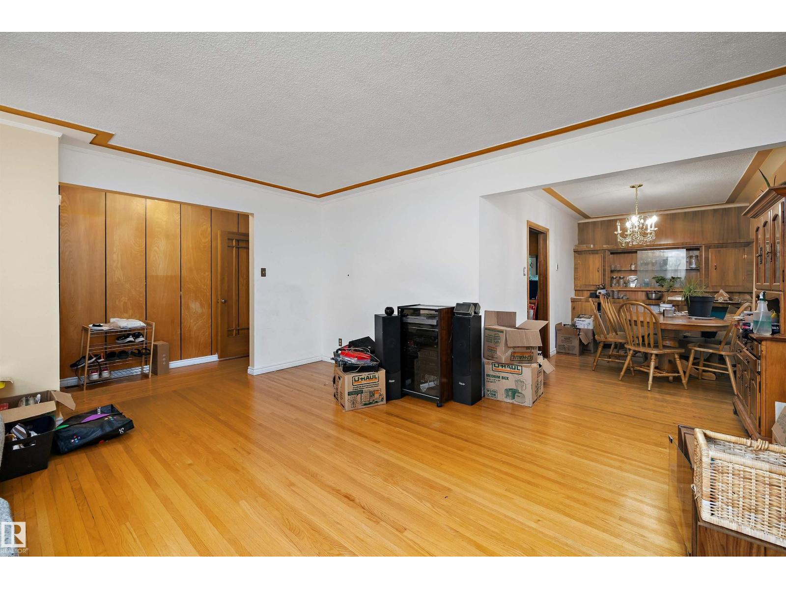10621 60A AV NW - 6
