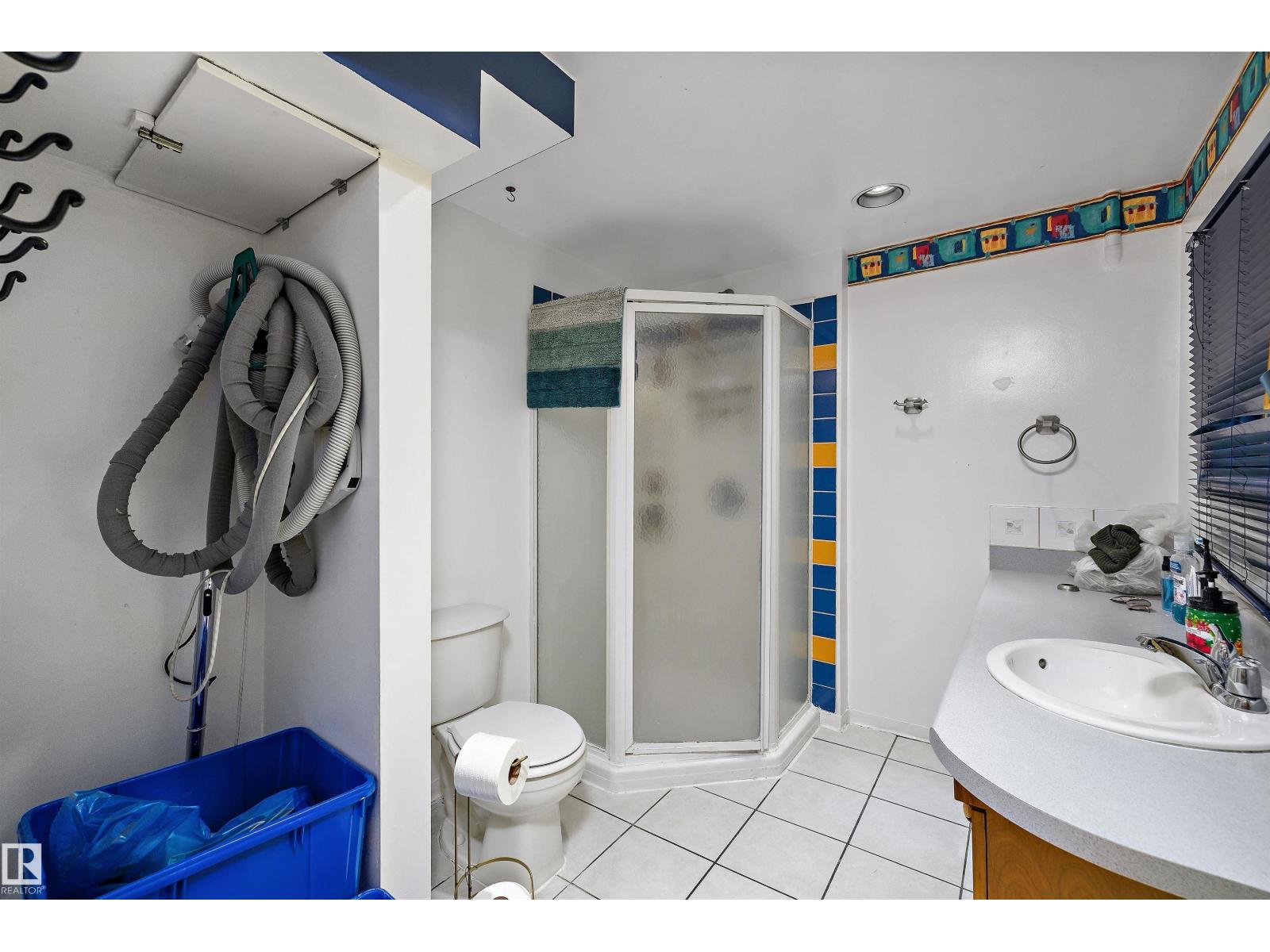 10621 60A AV NW - 20