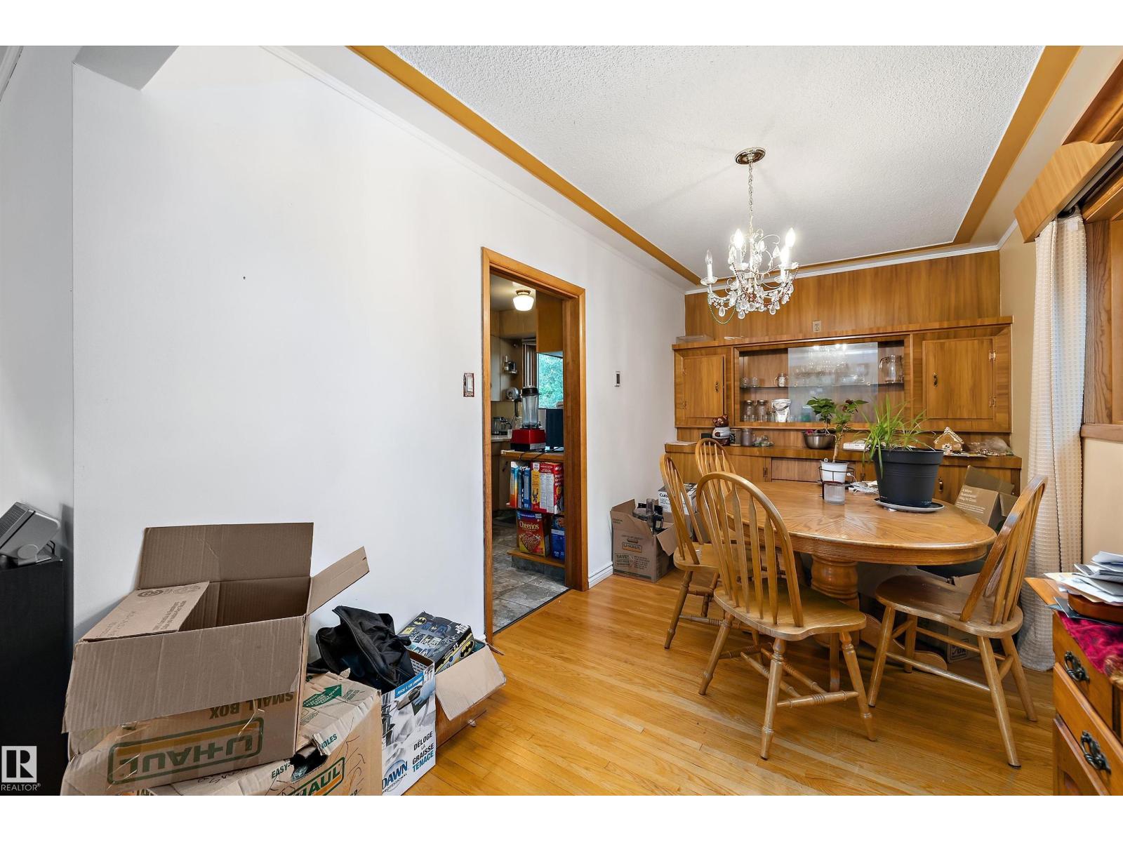 10621 60A AV NW - 10