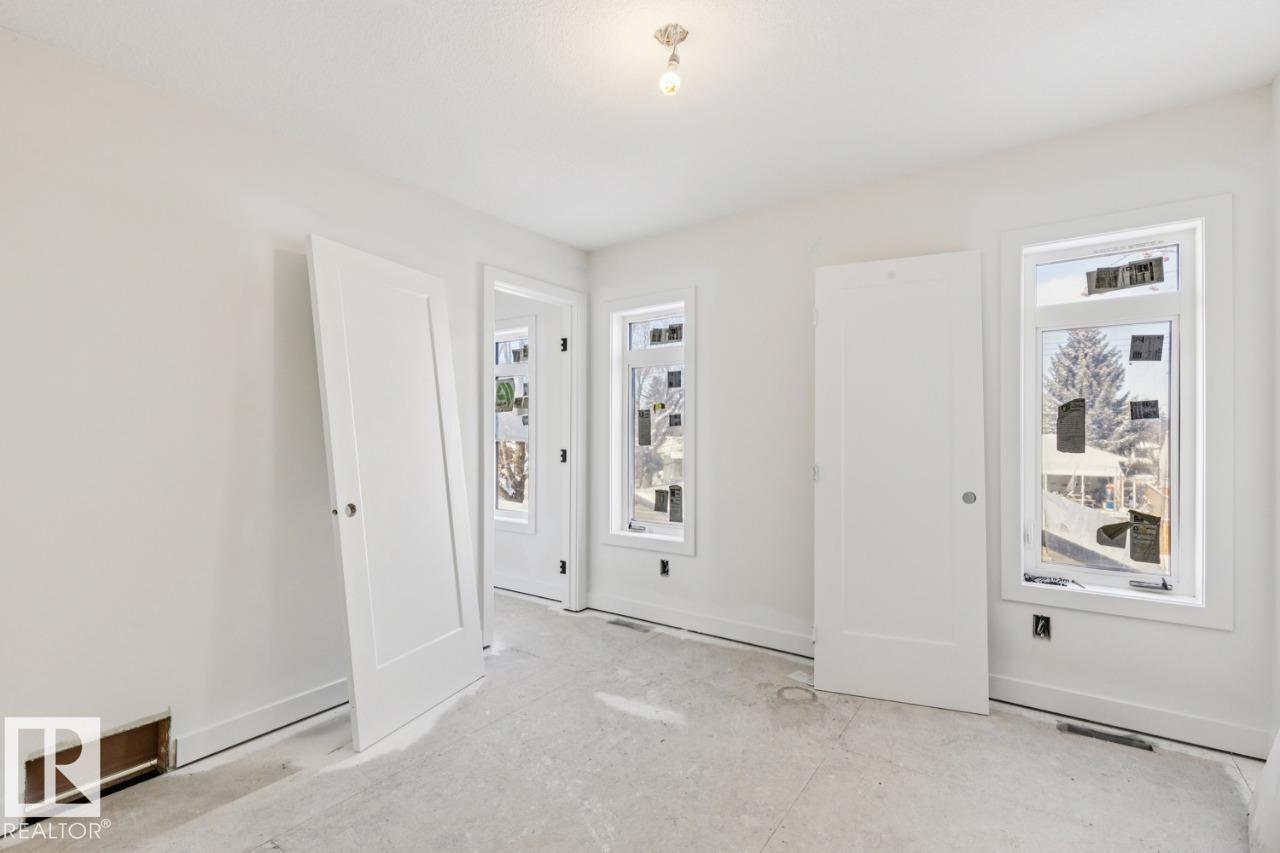 7928 97 Av NW, Holyrood — photo 19 of 30