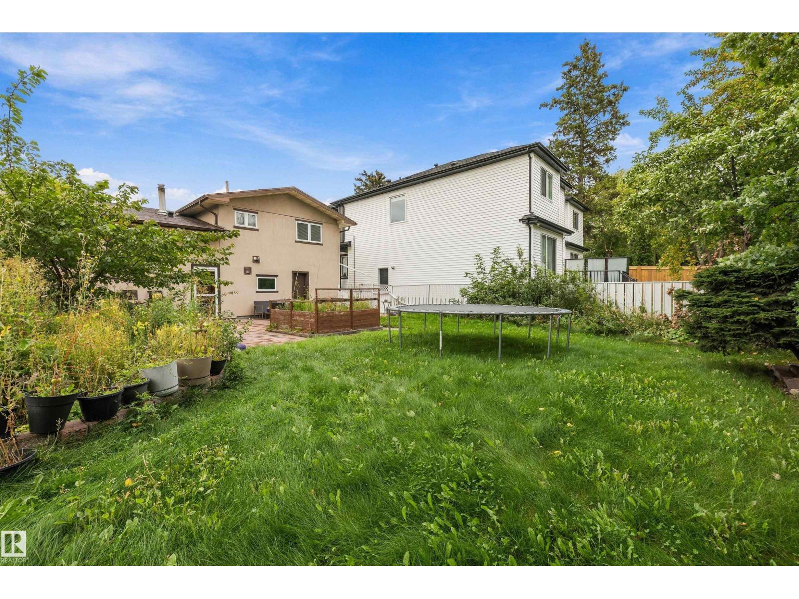 10621 60A AV NW - 25