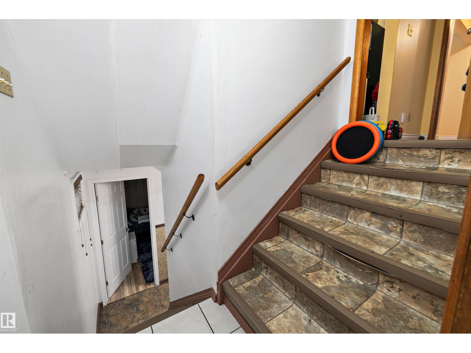 10621 60A AV NW - 18