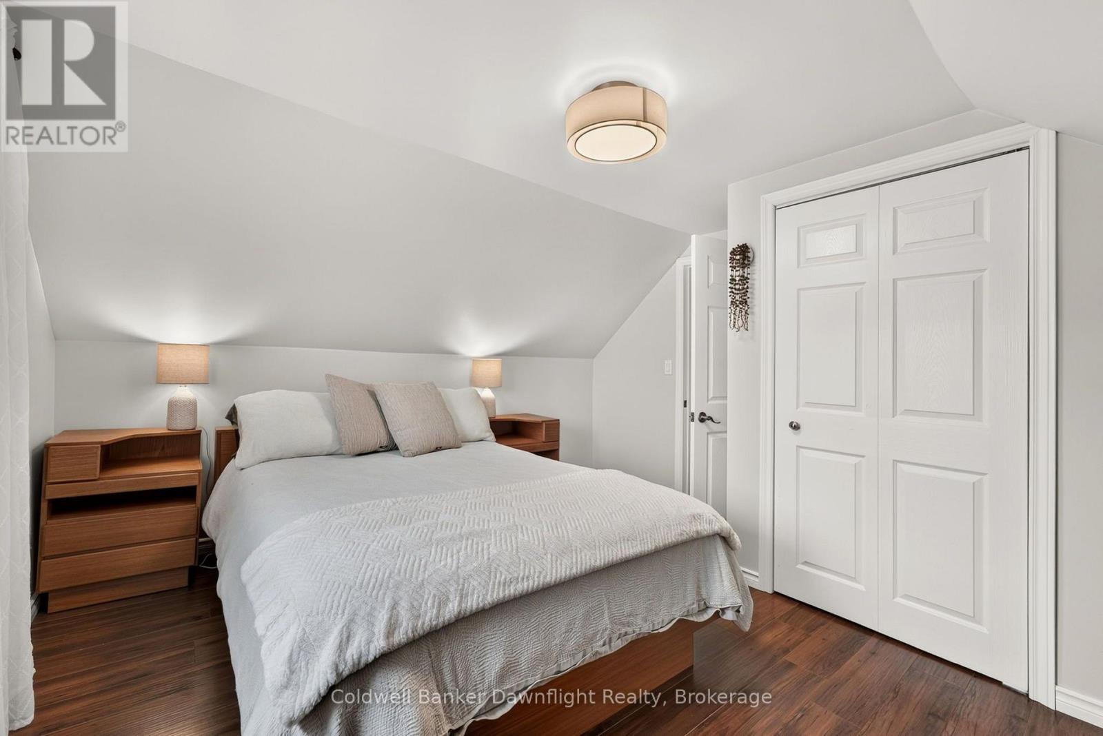 154 RICHMOND STREET - Image 23