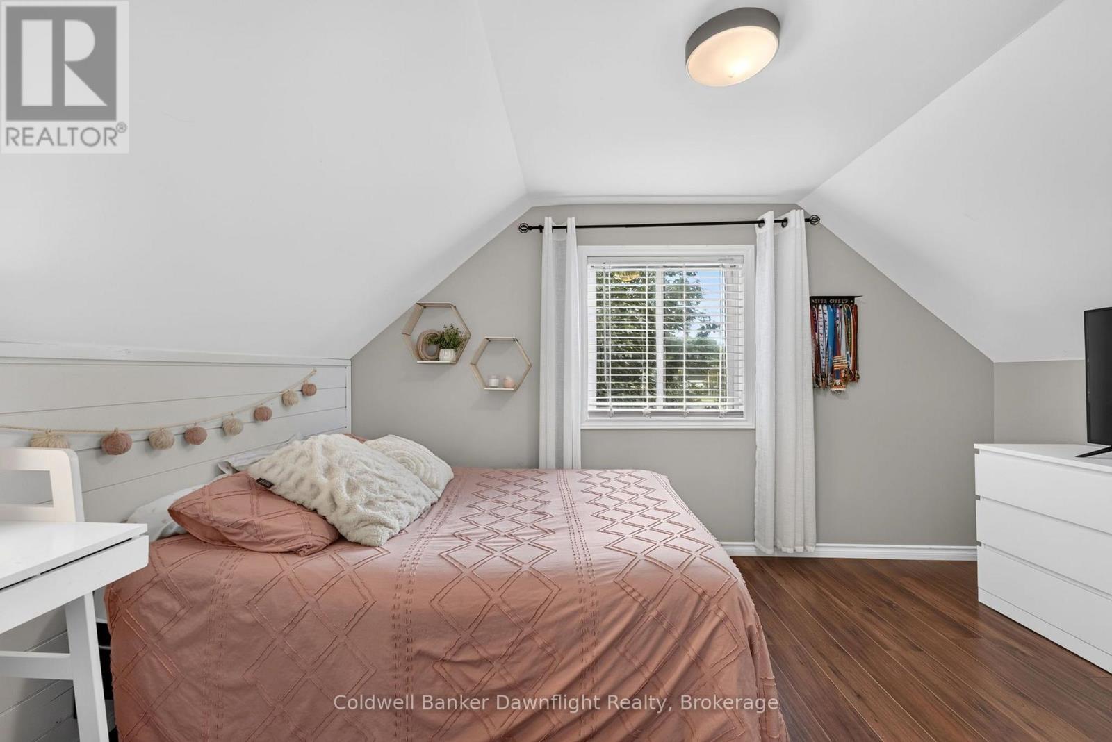 154 RICHMOND STREET - Image 24