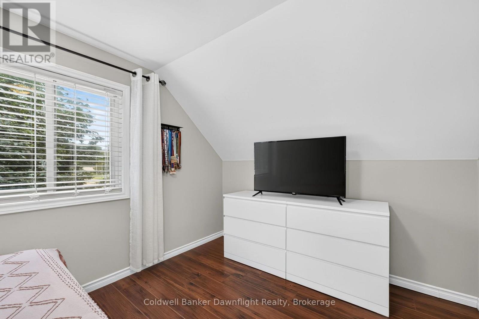 154 RICHMOND STREET - Image 25