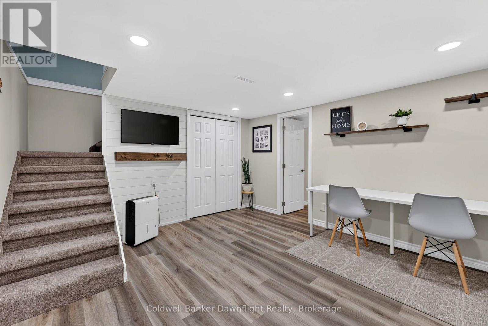 154 RICHMOND STREET - Image 30
